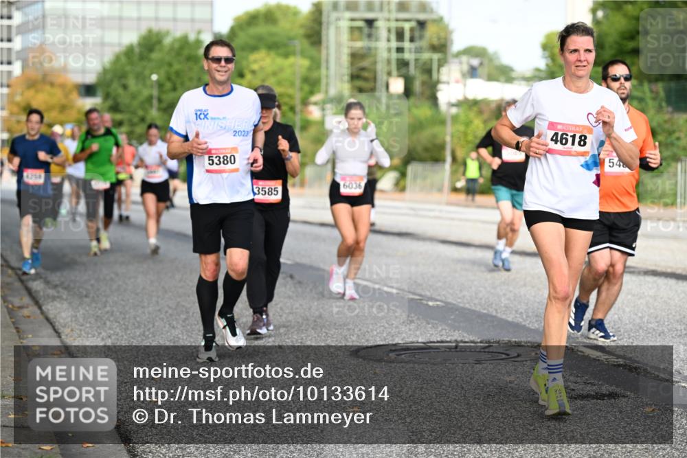 06.09.2026 - CURREX Alsterlauf Dr. Thomas Lammeyer http://msf.ph/oto/10133614 06.09.2026 09:58:34 Laufen 4266, 1, 5380, 2023, 6036, 3585, 4618, 54 meine-sportfotos.de