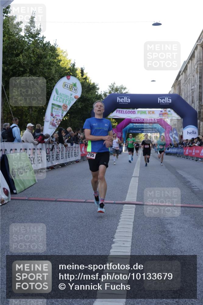 06.09.2026 - CURREX Alsterlauf Yannick Fuchs http://msf.ph/oto/10133679 06.09.2026 09:41:25 Ziel 3053, 4342, 4705, 5511, 5514, 5541, 5673, 5676, 6122, 6132 meine-sportfotos.de