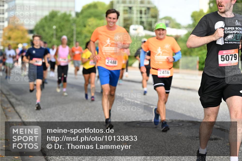 06.09.2026 - CURREX Alsterlauf Dr. Thomas Lammeyer http://msf.ph/oto/10133833 06.09.2026 09:58:55 Laufen 2488, 2486, 5079 meine-sportfotos.de
