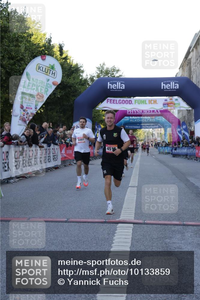 06.09.2026 - CURREX Alsterlauf Yannick Fuchs http://msf.ph/oto/10133859 06.09.2026 09:41:36 Ziel 3779, 4515, 5511, 5676, 5808, 5991, 6122 meine-sportfotos.de