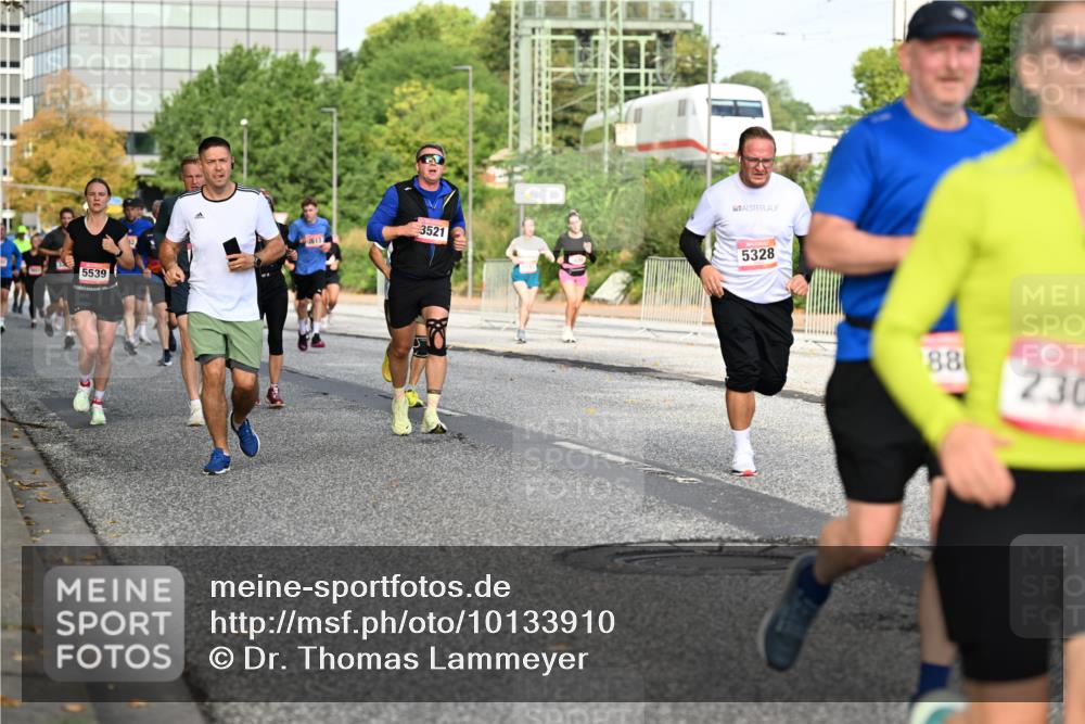 06.09.2026 - CURREX Alsterlauf Dr. Thomas Lammeyer http://msf.ph/oto/10133910 06.09.2026 09:59:02 Laufen 5539, 813, 3521, 5328, 88, 230 meine-sportfotos.de