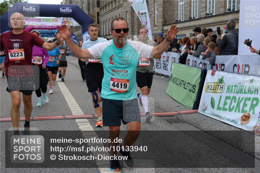 06.09.2026 - CURREX Alsterlauf Strokosch-Dieckow http://msf.ph/oto/10133940 06.09.2026 10:07:51 Ziel 1316, 2123, 2387, 2654, 2933, 3092, 3576, 3705, 3706, 3722, 3723, 3915, 3932, 4419, 4473, 5324, 5338, 5587, 5588, 5791, 5860, 6044, 6176, 6223, 6382 meine-sportfotos.de