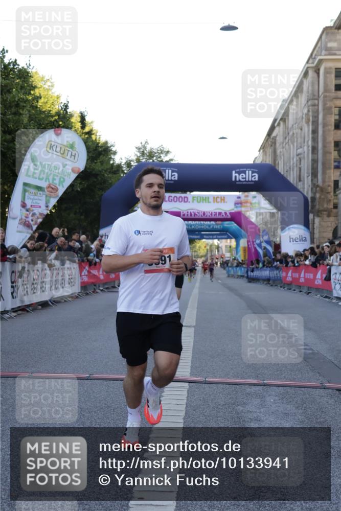 06.09.2026 - CURREX Alsterlauf Yannick Fuchs http://msf.ph/oto/10133941 06.09.2026 09:41:39 Ziel 3201, 3779, 4125, 4483, 4515, 5991 meine-sportfotos.de