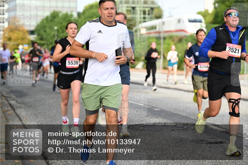 06.09.2026 - CURREX Alsterlauf Dr. Thomas Lammeyer http://msf.ph/oto/10133947 06.09.2026 09:59:06 Laufen 5539, 8268, 3521 meine-sportfotos.de