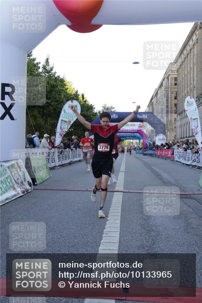 06.09.2026 - CURREX Alsterlauf Yannick Fuchs http://msf.ph/oto/10133965 06.09.2026 09:41:40 Ziel 3201, 3779, 4125, 4483, 4515, 5991 meine-sportfotos.de