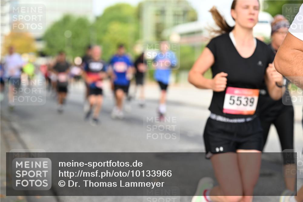 06.09.2026 - CURREX Alsterlauf Dr. Thomas Lammeyer http://msf.ph/oto/10133966 06.09.2026 09:59:07 Laufen 5539 meine-sportfotos.de