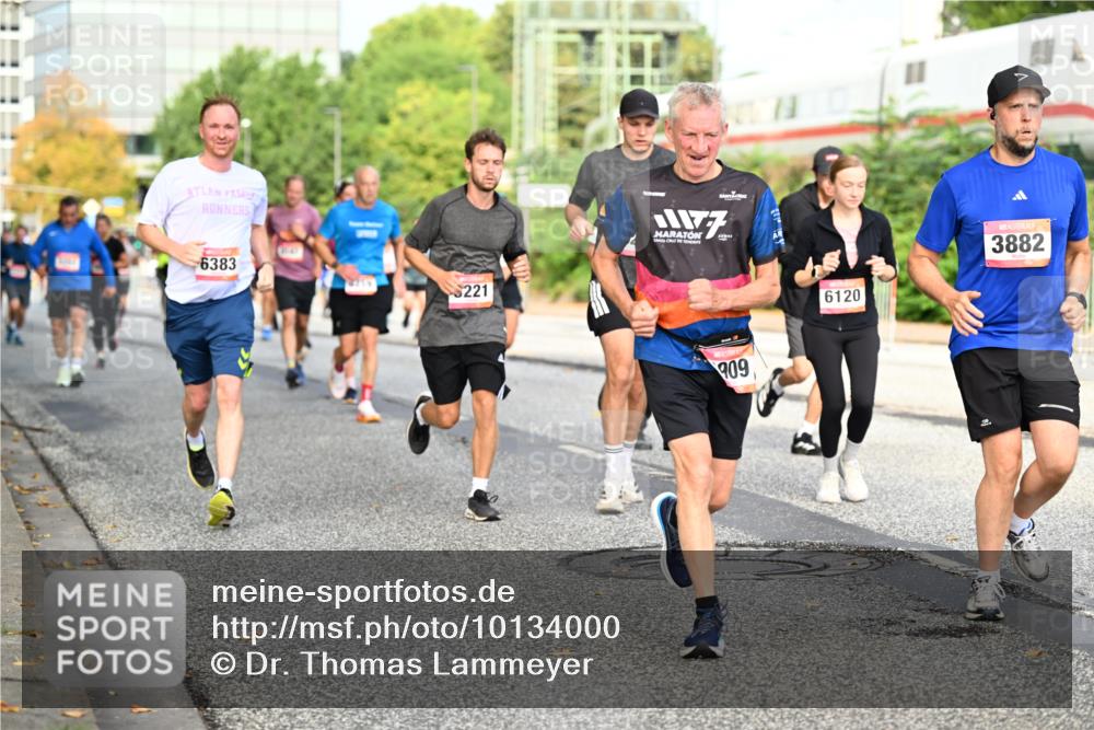 06.09.2026 - CURREX Alsterlauf Dr. Thomas Lammeyer http://msf.ph/oto/10134000 06.09.2026 09:59:10 Laufen 6383, 216, 221, 1177, 909, 6120, 3882 meine-sportfotos.de
