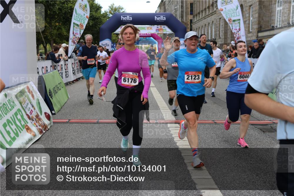 06.09.2026 - CURREX Alsterlauf Strokosch-Dieckow http://msf.ph/oto/10134001 06.09.2026 10:07:53 Ziel 1316, 2123, 2387, 2654, 2933, 3092, 3296, 3576, 3722, 3723, 3757, 3758, 3915, 3916, 3932, 4419, 5324, 5587, 5588, 5791, 5860, 6044, 6176, 6223, 6382 meine-sportfotos.de