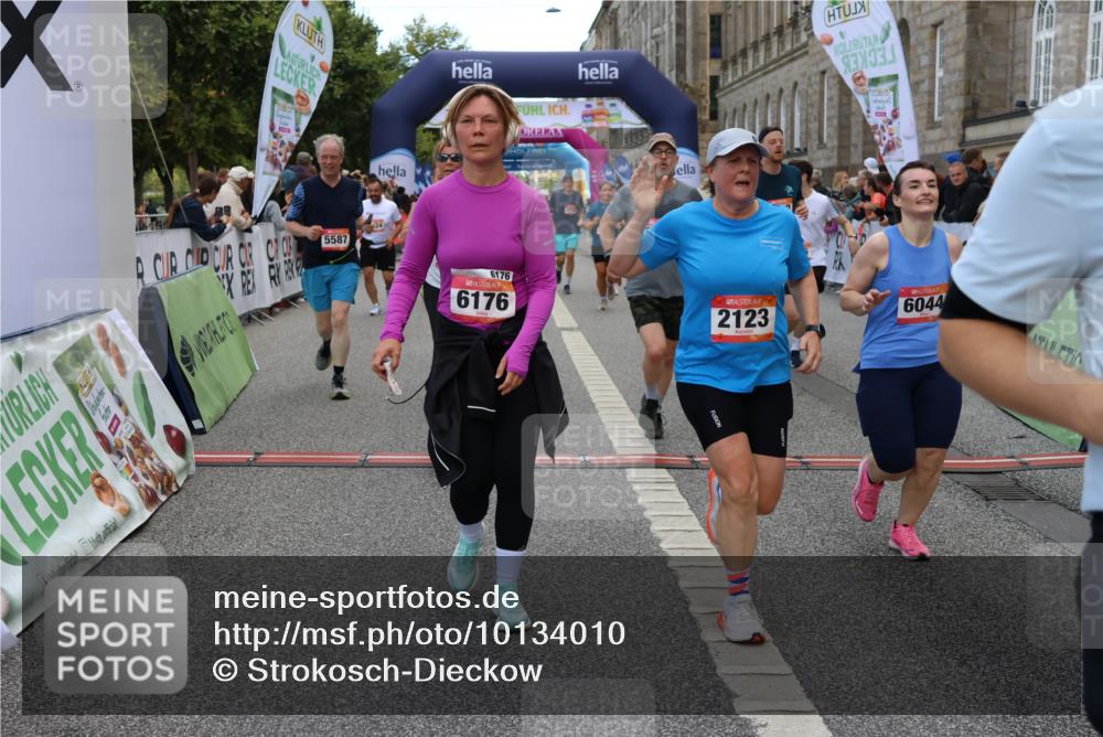 06.09.2026 - CURREX Alsterlauf Strokosch-Dieckow http://msf.ph/oto/10134010 06.09.2026 10:07:53 Ziel 1316, 2123, 2387, 2654, 2933, 3092, 3296, 3576, 3722, 3723, 3757, 3758, 3915, 3916, 3932, 4419, 5324, 5587, 5588, 5791, 5860, 6044, 6176, 6223, 6382 meine-sportfotos.de