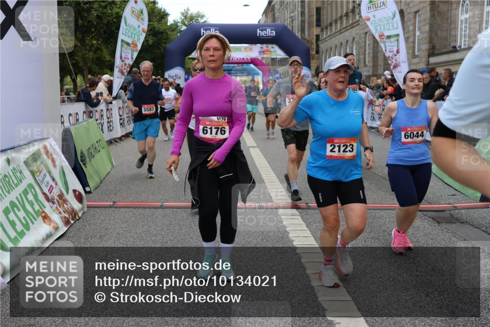 06.09.2026 - CURREX Alsterlauf Strokosch-Dieckow http://msf.ph/oto/10134021 06.09.2026 10:07:53 Ziel 1316, 2123, 2387, 2654, 2933, 3092, 3296, 3576, 3722, 3723, 3757, 3758, 3915, 3916, 3932, 4419, 5324, 5587, 5588, 5791, 5860, 6044, 6176, 6223, 6382 meine-sportfotos.de