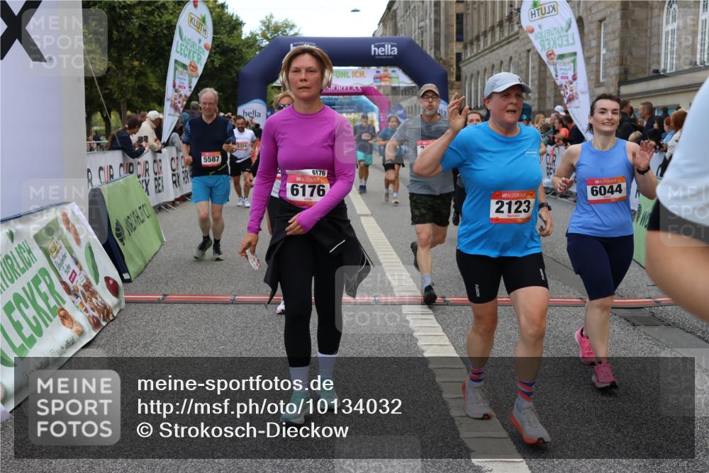 06.09.2026 - CURREX Alsterlauf Strokosch-Dieckow http://msf.ph/oto/10134032 06.09.2026 10:07:53 Ziel 1316, 2123, 2387, 2654, 2933, 3092, 3296, 3576, 3722, 3723, 3757, 3758, 3915, 3916, 3932, 4419, 5324, 5587, 5588, 5791, 5860, 6044, 6176, 6223, 6382 meine-sportfotos.de