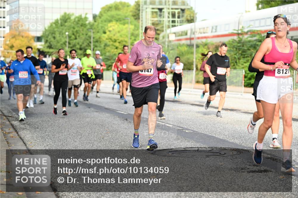 06.09.2026 - CURREX Alsterlauf Dr. Thomas Lammeyer http://msf.ph/oto/10134059 06.09.2026 09:59:15 Laufen 5653, 47, 3252, 333, 5552, 8121 meine-sportfotos.de