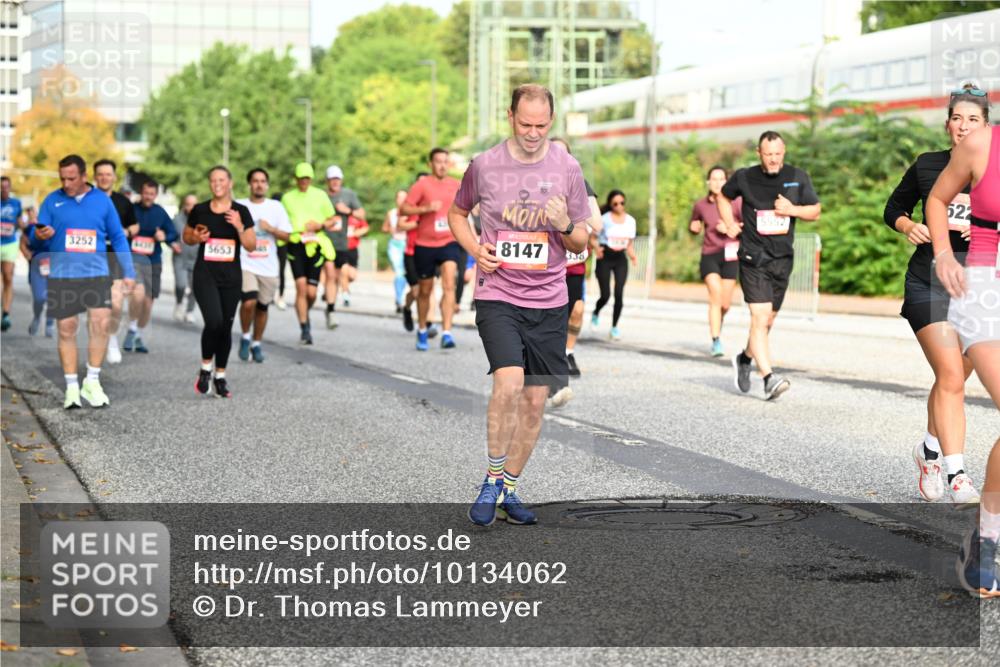 06.09.2026 - CURREX Alsterlauf Dr. Thomas Lammeyer http://msf.ph/oto/10134062 06.09.2026 09:59:15 Laufen 3252, 8147, 5653, 338, 5552, 622 meine-sportfotos.de