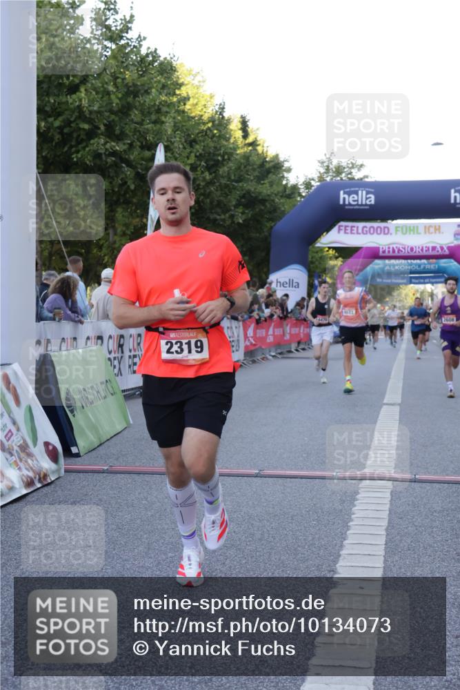06.09.2026 - CURREX Alsterlauf Yannick Fuchs http://msf.ph/oto/10134073 06.09.2026 09:41:50 Ziel 2319, 2608, 3201, 4470, 4483, 4671 meine-sportfotos.de