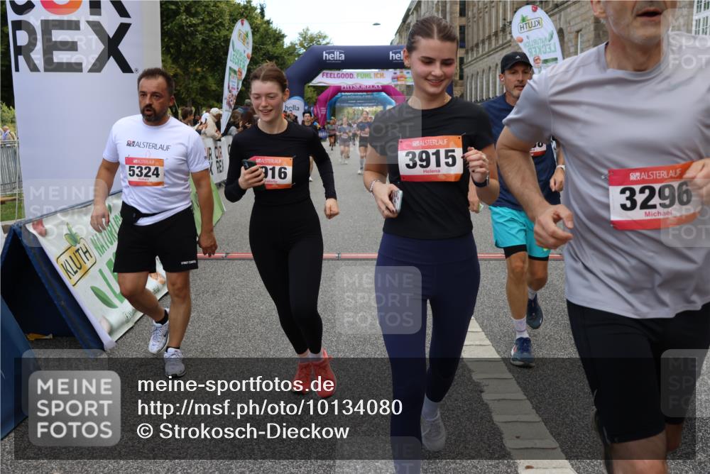 06.09.2026 - CURREX Alsterlauf Strokosch-Dieckow http://msf.ph/oto/10134080 06.09.2026 10:07:59 Ziel 2123, 2387, 2933, 3296, 3666, 3722, 3723, 3757, 3758, 3915, 3916, 3932, 4159, 5256, 5290, 5324, 5587, 5588, 5597, 5791, 6044, 6168, 6382 meine-sportfotos.de