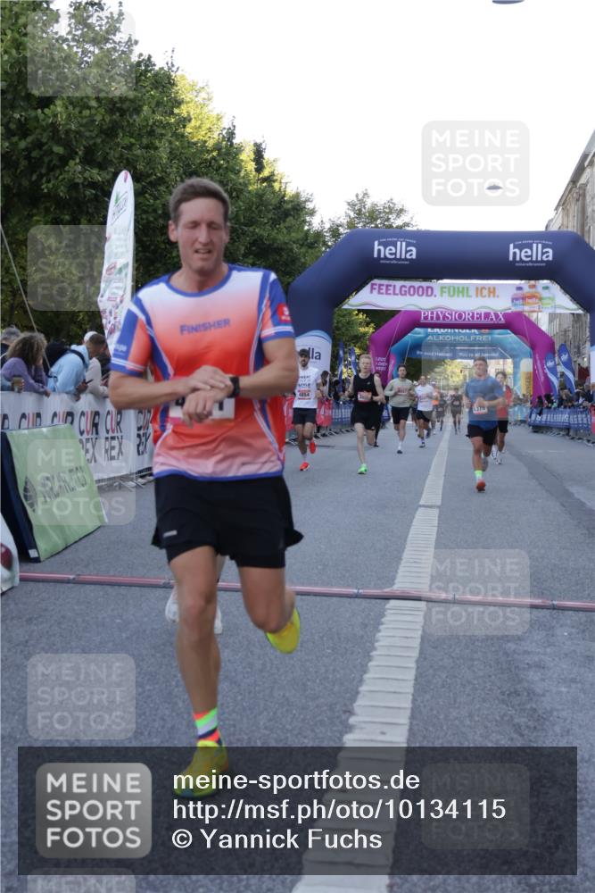 06.09.2026 - CURREX Alsterlauf Yannick Fuchs http://msf.ph/oto/10134115 06.09.2026 09:41:54 Ziel 2319, 2608, 3592, 4470, 4671, 4854, 6375 meine-sportfotos.de