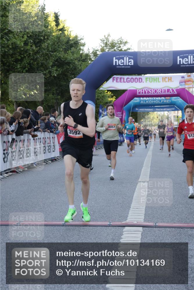 06.09.2026 - CURREX Alsterlauf Yannick Fuchs http://msf.ph/oto/10134169 06.09.2026 09:41:58 Ziel 2608, 2738, 3592, 4470, 4671, 4854, 4931, 5124, 5997, 6375, 8057, 8148 meine-sportfotos.de
