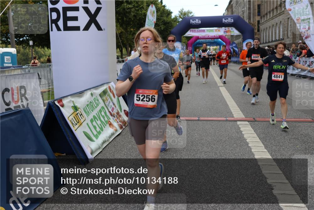 06.09.2026 - CURREX Alsterlauf Strokosch-Dieckow http://msf.ph/oto/10134188 06.09.2026 10:08:06 Ziel 2390, 2407, 3192, 3193, 3194, 3298, 3666, 4159, 4292, 4727, 4841, 5049, 5256, 5290, 5597, 6168, 6361, 6395 meine-sportfotos.de