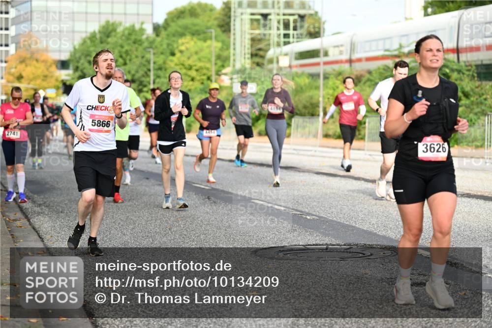 06.09.2026 - CURREX Alsterlauf Dr. Thomas Lammeyer http://msf.ph/oto/10134209 06.09.2026 09:59:27 Laufen 2741, 2, 5866, 4454, 4194, 3626 meine-sportfotos.de