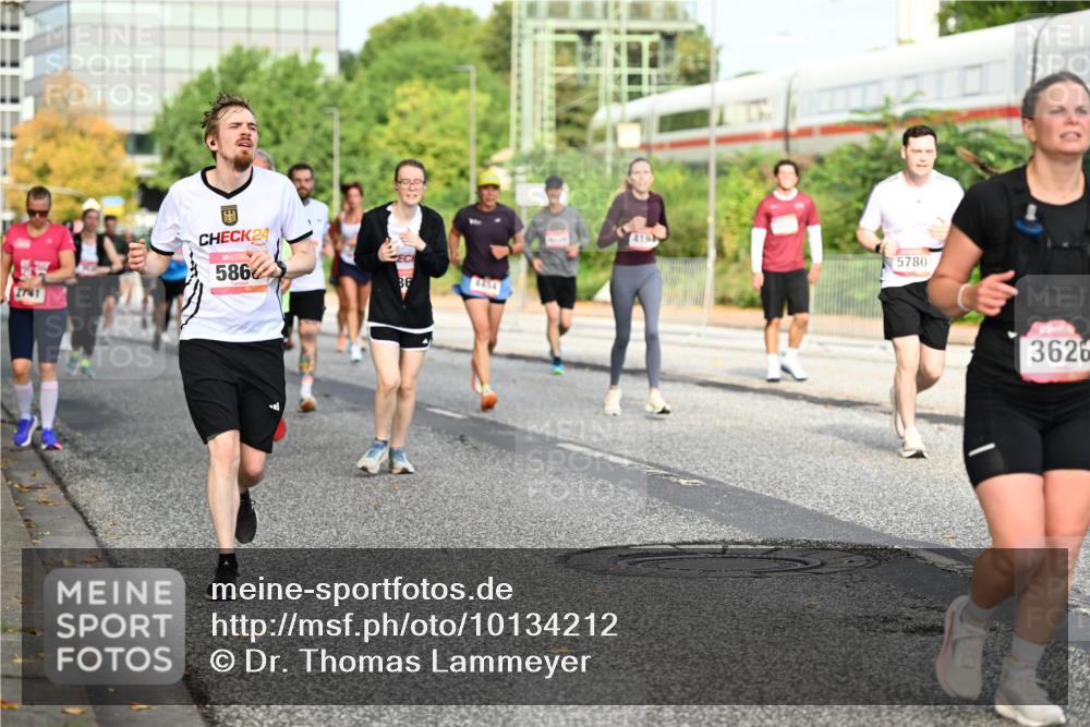 06.09.2026 - CURREX Alsterlauf Dr. Thomas Lammeyer http://msf.ph/oto/10134212 06.09.2026 09:59:27 Laufen 24, 586, 86, 4454, 419, 5780, 3626 meine-sportfotos.de
