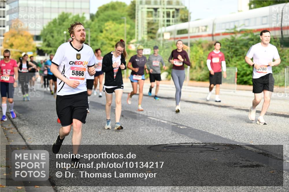 06.09.2026 - CURREX Alsterlauf Dr. Thomas Lammeyer http://msf.ph/oto/10134217 06.09.2026 09:59:28 Laufen 2741, 24, 5866, 86, 780 meine-sportfotos.de