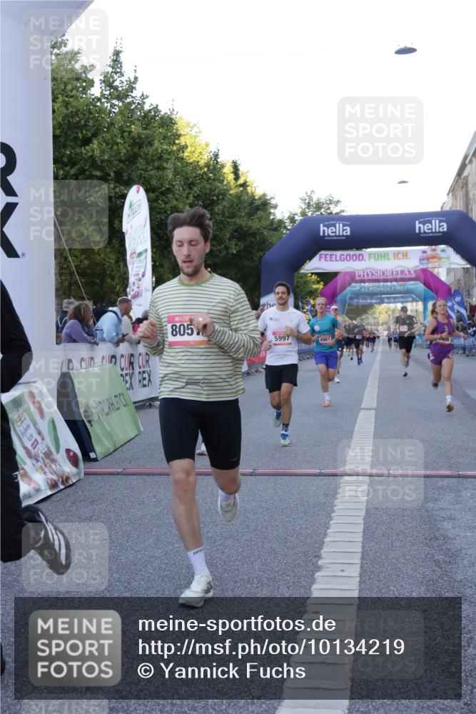 06.09.2026 - CURREX Alsterlauf Yannick Fuchs http://msf.ph/oto/10134219 06.09.2026 09:42:01 Ziel 2606, 2608, 2738, 3592, 3714, 4068, 4470, 4535, 4671, 4854, 4931, 4967, 5124, 5997, 6375, 8057, 8148 meine-sportfotos.de