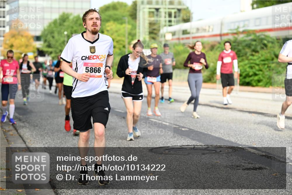 06.09.2026 - CURREX Alsterlauf Dr. Thomas Lammeyer http://msf.ph/oto/10134222 06.09.2026 09:59:28 Laufen 24, 5866, 86, 01 meine-sportfotos.de