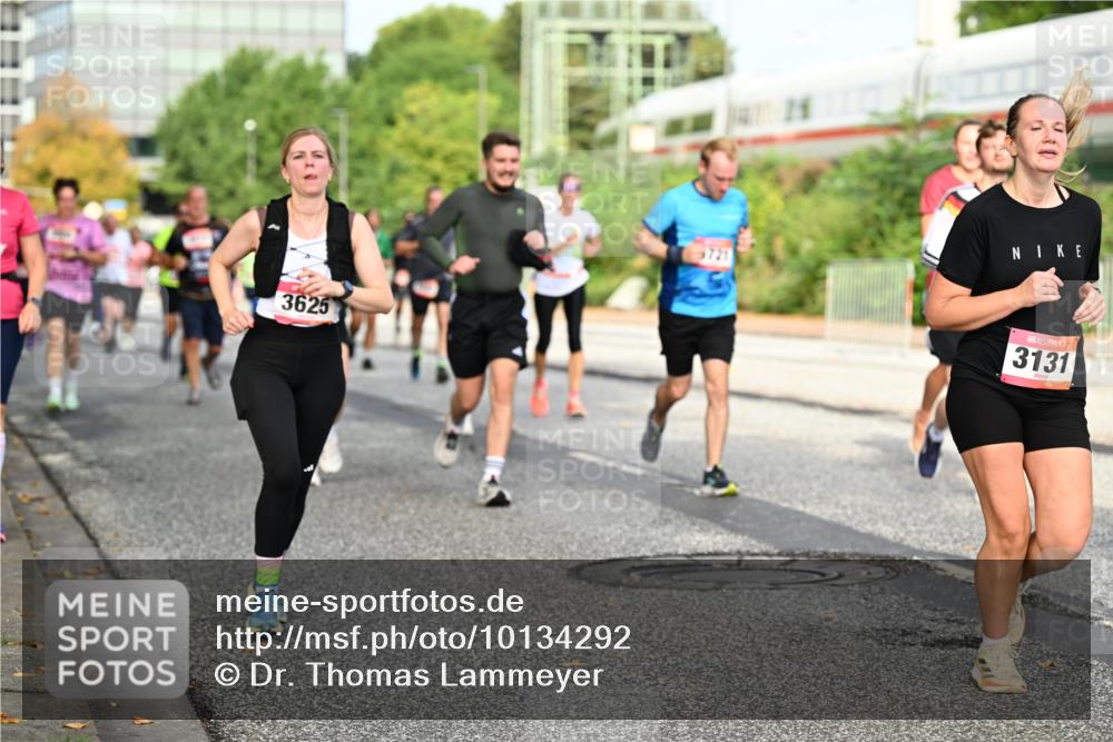 06.09.2026 - CURREX Alsterlauf Dr. Thomas Lammeyer http://msf.ph/oto/10134292 06.09.2026 09:59:34 Laufen 3625, 16, 3131 meine-sportfotos.de