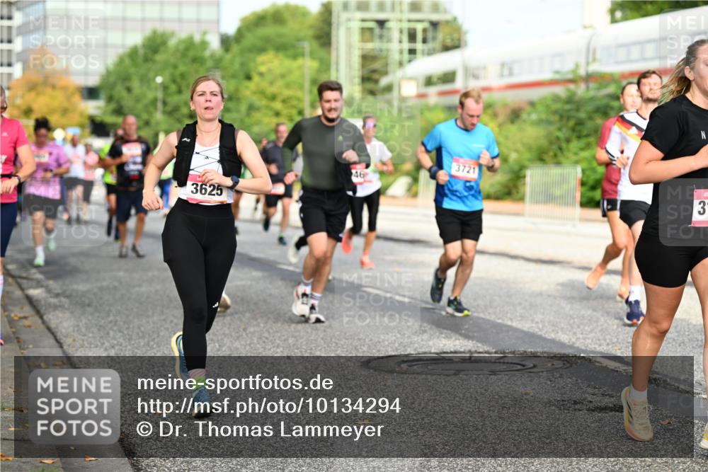 06.09.2026 - CURREX Alsterlauf Dr. Thomas Lammeyer http://msf.ph/oto/10134294 06.09.2026 09:59:35 Laufen 3625, 46, 3721, 3 meine-sportfotos.de