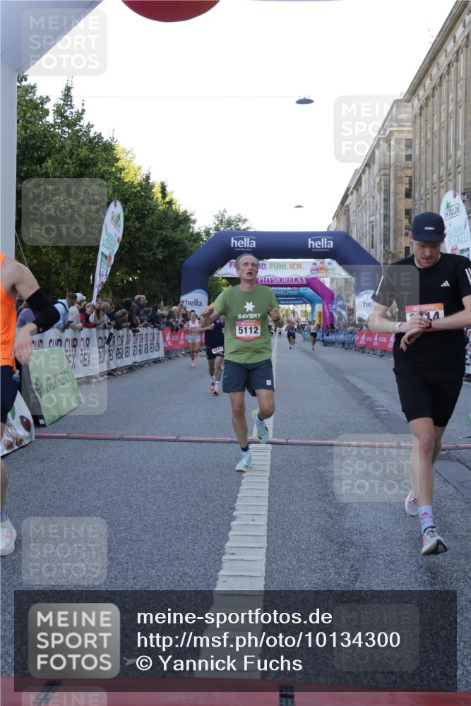 06.09.2026 - CURREX Alsterlauf Yannick Fuchs http://msf.ph/oto/10134300 06.09.2026 09:42:06 Ziel 2606, 2738, 3238, 3592, 3714, 4068, 4241, 4535, 4931, 4967, 5112, 5124, 5997, 6127, 6280, 8057, 8148 meine-sportfotos.de