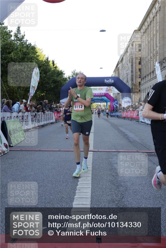 06.09.2026 - CURREX Alsterlauf Yannick Fuchs http://msf.ph/oto/10134330 06.09.2026 09:42:07 Ziel 2606, 2738, 3238, 3714, 4068, 4241, 4535, 4931, 4967, 5112, 5124, 5997, 6127, 6280, 8057, 8148 meine-sportfotos.de