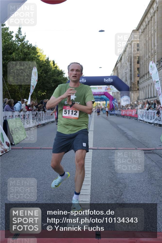 06.09.2026 - CURREX Alsterlauf Yannick Fuchs http://msf.ph/oto/10134343 06.09.2026 09:42:07 Ziel 2606, 2738, 3238, 3714, 4068, 4241, 4535, 4931, 4967, 5112, 5124, 5997, 6127, 6280, 8057, 8148 meine-sportfotos.de