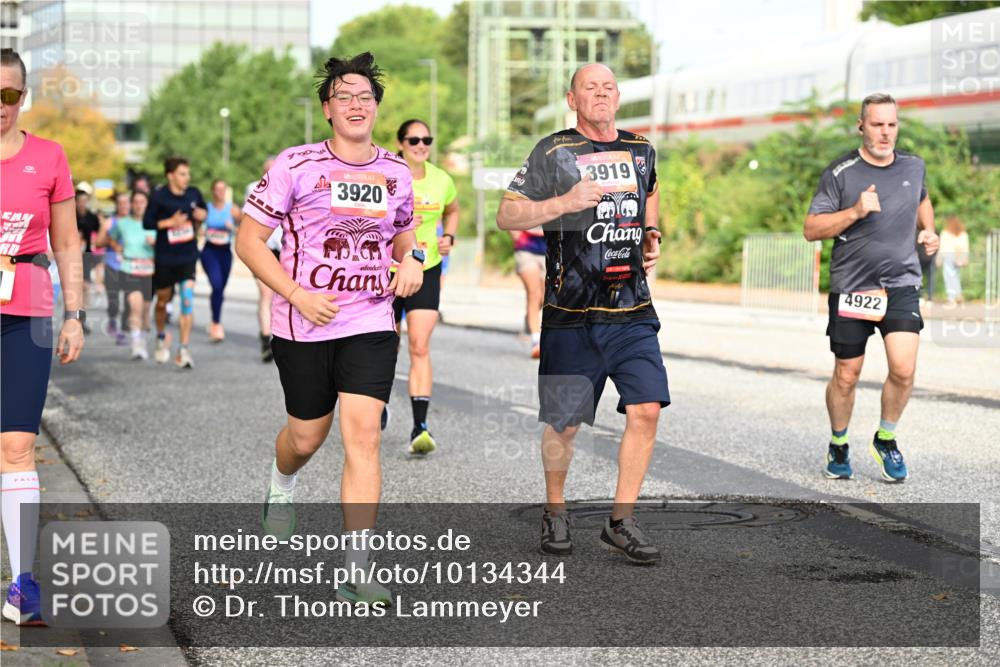 06.09.2026 - CURREX Alsterlauf Dr. Thomas Lammeyer http://msf.ph/oto/10134344 06.09.2026 09:59:40 Laufen 3920, 3919, 4922 meine-sportfotos.de