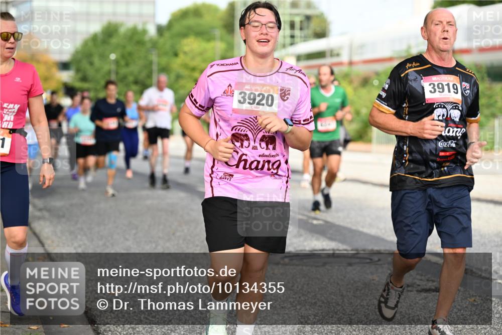 06.09.2026 - CURREX Alsterlauf Dr. Thomas Lammeyer http://msf.ph/oto/10134355 06.09.2026 09:59:41 Laufen 3920, 3919 meine-sportfotos.de