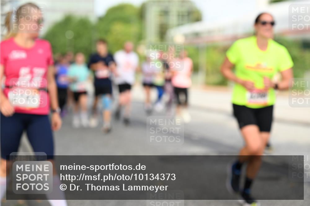 06.09.2026 - CURREX Alsterlauf Dr. Thomas Lammeyer http://msf.ph/oto/10134373 06.09.2026 09:59:42 Laufen 2741 meine-sportfotos.de