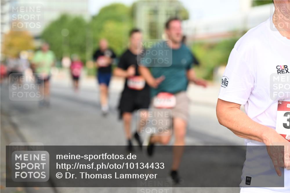 06.09.2026 - CURREX Alsterlauf Dr. Thomas Lammeyer http://msf.ph/oto/10134433 06.09.2026 09:59:47 Laufen 3 meine-sportfotos.de