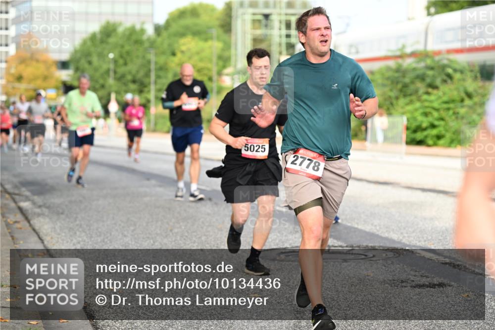 06.09.2026 - CURREX Alsterlauf Dr. Thomas Lammeyer http://msf.ph/oto/10134436 06.09.2026 09:59:47 Laufen 5025, 2778 meine-sportfotos.de