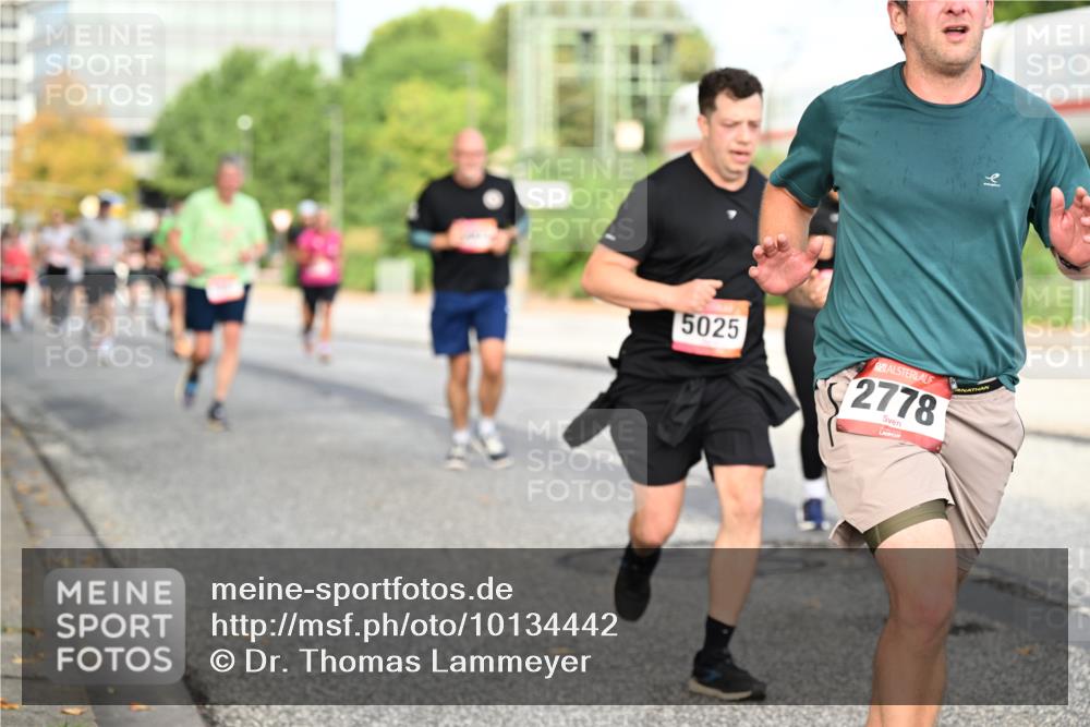 06.09.2026 - CURREX Alsterlauf Dr. Thomas Lammeyer http://msf.ph/oto/10134442 06.09.2026 09:59:48 Laufen 5025, 2778 meine-sportfotos.de