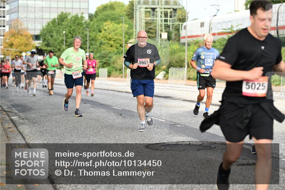 06.09.2026 - CURREX Alsterlauf Dr. Thomas Lammeyer http://msf.ph/oto/10134450 06.09.2026 09:59:49 Laufen 5903, 5087, 14, 5025 meine-sportfotos.de