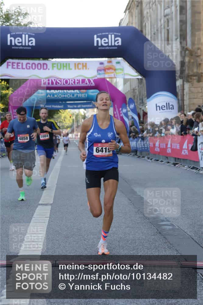 06.09.2026 - CURREX Alsterlauf Yannick Fuchs http://msf.ph/oto/10134482 06.09.2026 09:42:15 Ziel 3238, 4241, 4858, 5554, 5960, 5984, 6127, 6151, 6280, 6419, 6463 meine-sportfotos.de