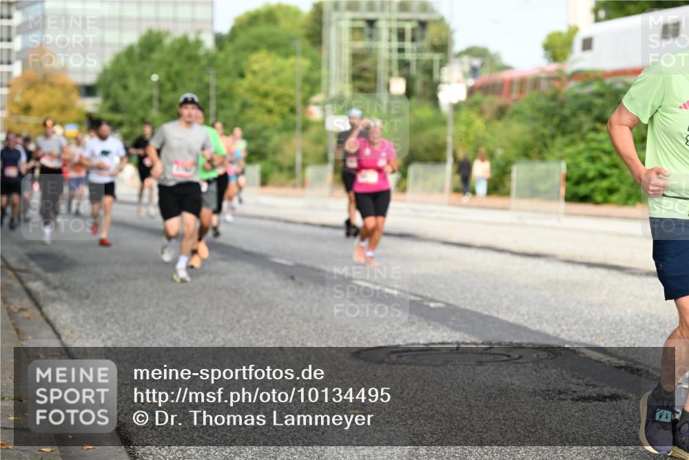 06.09.2026 - CURREX Alsterlauf Dr. Thomas Lammeyer http://msf.ph/oto/10134495 06.09.2026 09:59:53 Laufen  meine-sportfotos.de