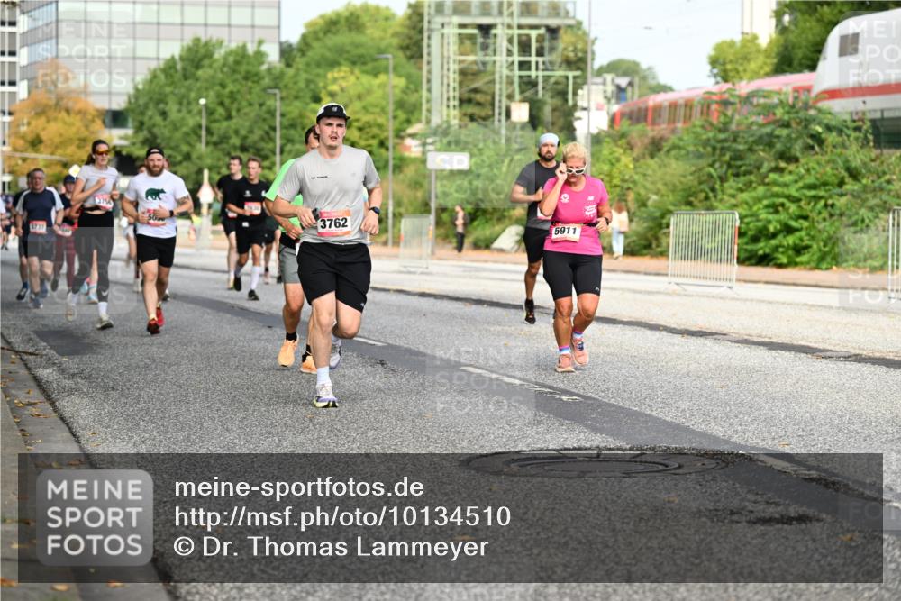 06.09.2026 - CURREX Alsterlauf Dr. Thomas Lammeyer http://msf.ph/oto/10134510 06.09.2026 09:59:54 Laufen 3756, 3762, 5911 meine-sportfotos.de