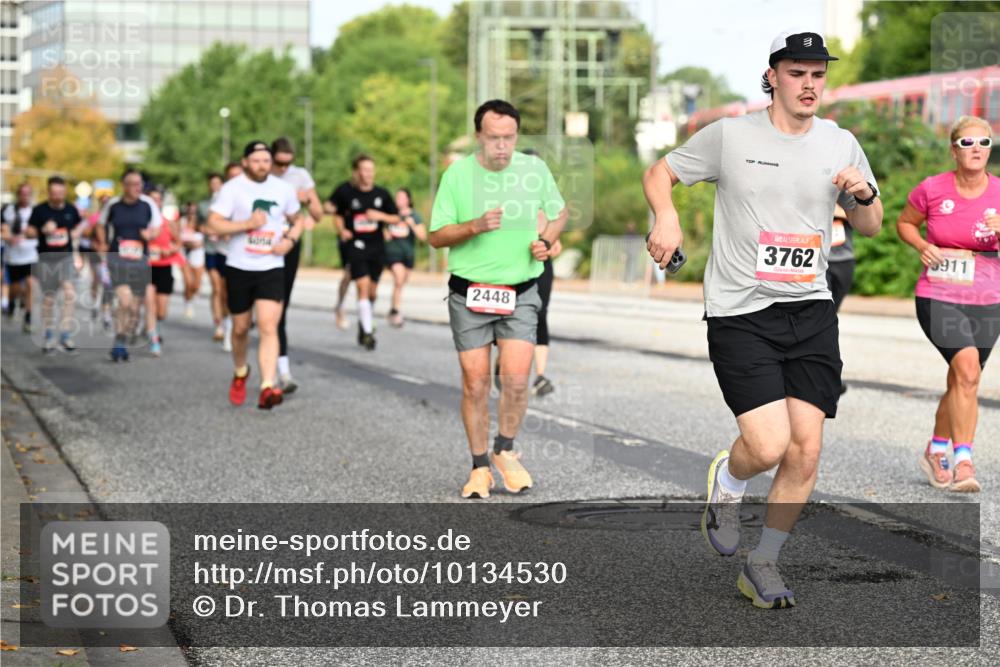 06.09.2026 - CURREX Alsterlauf Dr. Thomas Lammeyer http://msf.ph/oto/10134530 06.09.2026 09:59:55 Laufen 2448, 3762, 911 meine-sportfotos.de