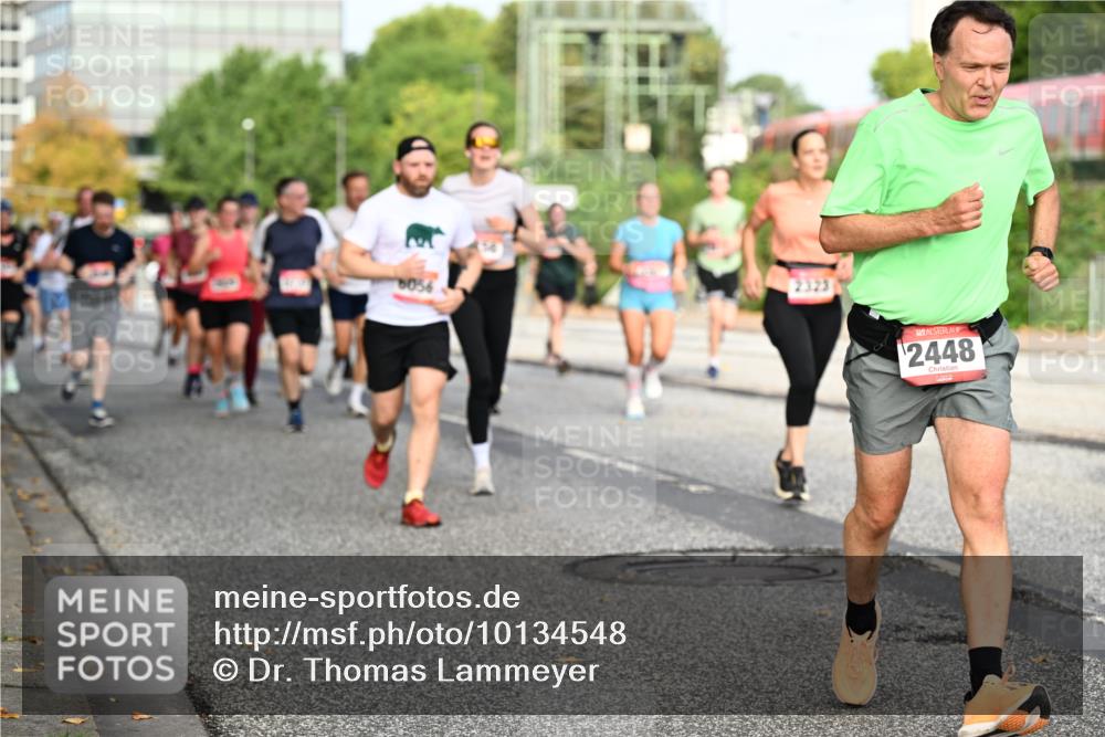 06.09.2026 - CURREX Alsterlauf Dr. Thomas Lammeyer http://msf.ph/oto/10134548 06.09.2026 09:59:57 Laufen 2323, 2448 meine-sportfotos.de