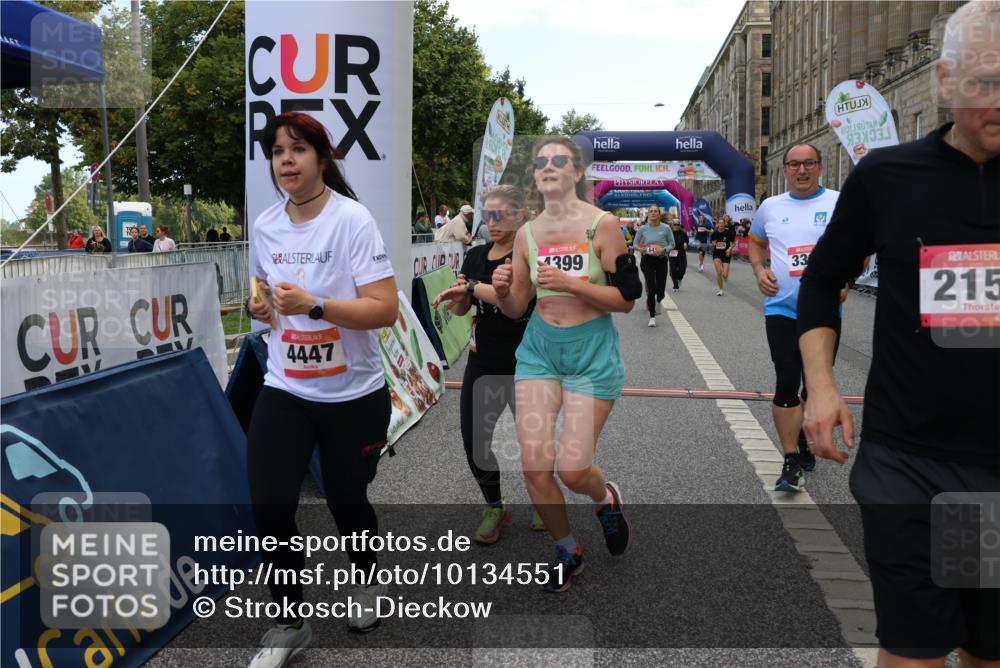 06.09.2026 - CURREX Alsterlauf Strokosch-Dieckow http://msf.ph/oto/10134551 06.09.2026 10:08:27 Ziel 2035, 2080, 2105, 2155, 2440, 2504, 3093, 3352, 3390, 4146, 4247, 4399, 4447, 4476, 5030, 5342, 5502, 5582, 5854, 6230, 6473, 8045, 8297 meine-sportfotos.de