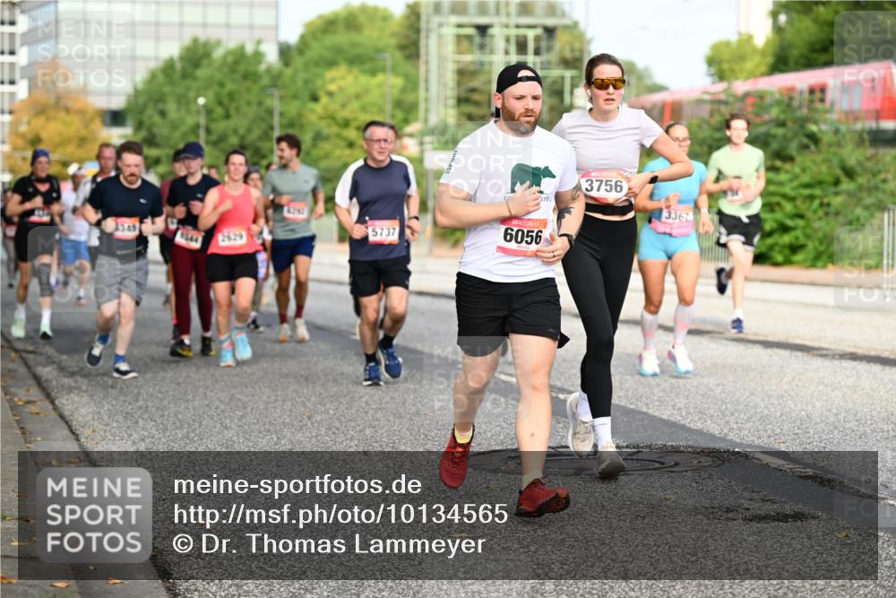 06.09.2026 - CURREX Alsterlauf Dr. Thomas Lammeyer http://msf.ph/oto/10134565 06.09.2026 09:59:59 Laufen 4242, 345, 3756, 5737, 6056, 3367 meine-sportfotos.de