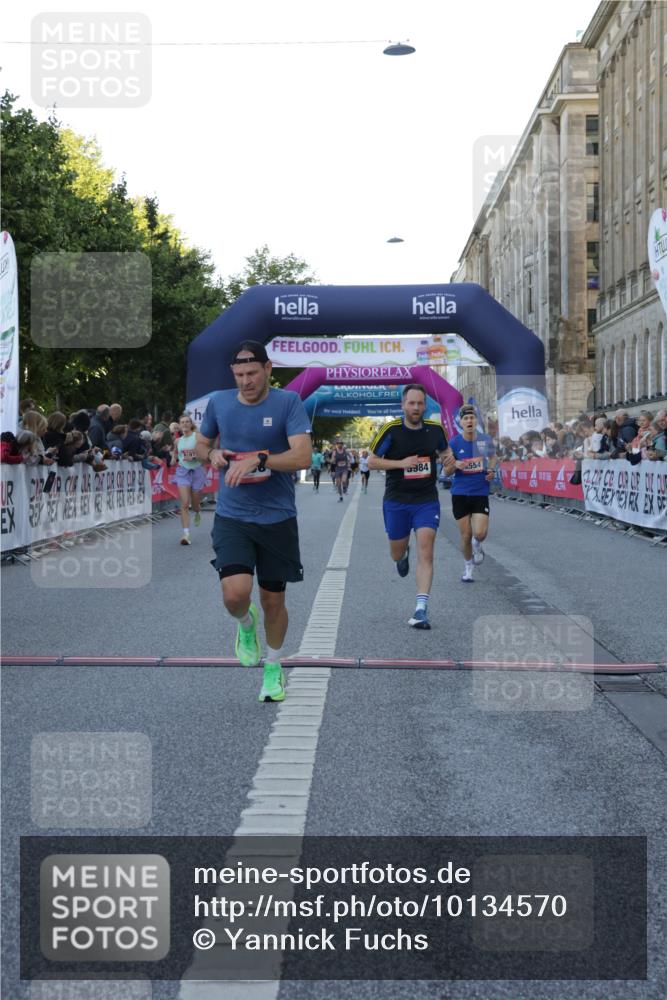 06.09.2026 - CURREX Alsterlauf Yannick Fuchs http://msf.ph/oto/10134570 06.09.2026 09:42:17 Ziel 3238, 4114, 4858, 5554, 5960, 5984, 6127, 6151, 6280, 6419, 6463, 8197 meine-sportfotos.de