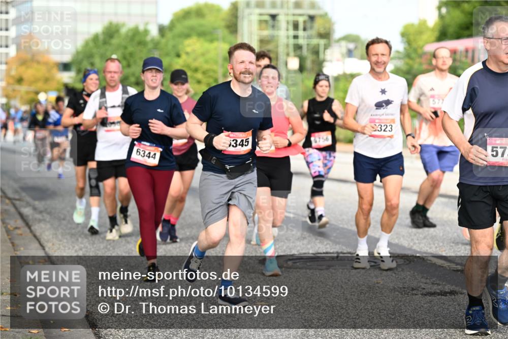 06.09.2026 - CURREX Alsterlauf Dr. Thomas Lammeyer http://msf.ph/oto/10134599 06.09.2026 10:00:01 Laufen 10, 6344, 345, 6756, 323, 577, 57 meine-sportfotos.de