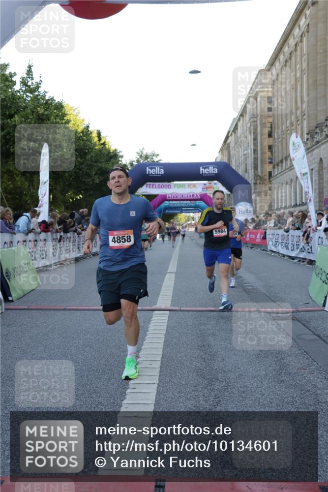 06.09.2026 - CURREX Alsterlauf Yannick Fuchs http://msf.ph/oto/10134601 06.09.2026 09:42:18 Ziel 2003, 4114, 4858, 5554, 5960, 5984, 6127, 6151, 6419, 6463, 8197 meine-sportfotos.de