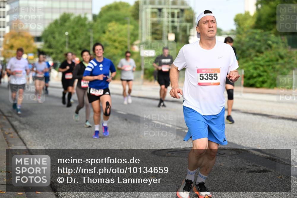 06.09.2026 - CURREX Alsterlauf Dr. Thomas Lammeyer http://msf.ph/oto/10134659 06.09.2026 10:00:06 Laufen 5355 meine-sportfotos.de
